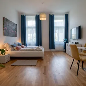 washingtonova-cr-apartments.praguehotelsweb.com/